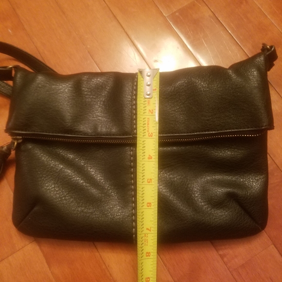 Lucky Brand Crossbody - Picture 5 of 8